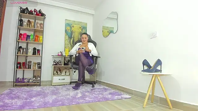 Camillevegas online show from November 2025 12:47:01 AM