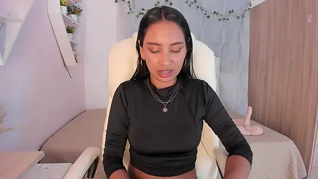 Snapshot of Emma_lorense22 chatting on November 2025 05:38:01 PM Emma lorense22 online show from November 2025 05:38:01 PM