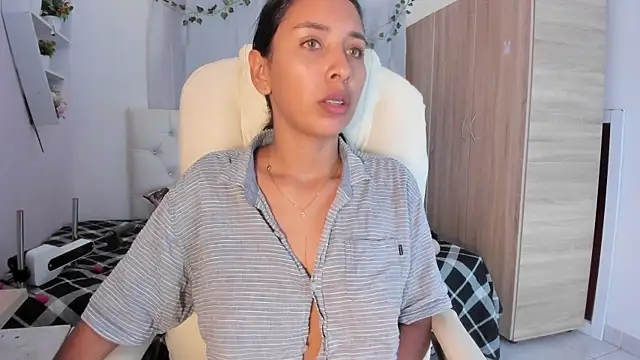 Snapshot of Emma_lorense22 chatting on November 2025 07:25:01 PM Emma lorense22 online show from November 2025 07:25:01 PM