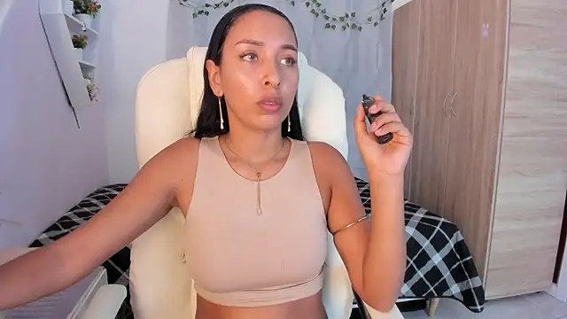 Snapshot of Emma_lorense22 chatting on November 2025 07:25:02 PM Emma lorense22 online show from November 2025 07:25:02 PM