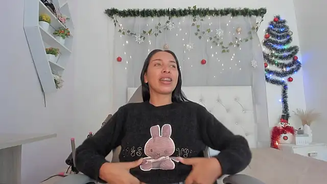 Snapshot of Emma_lorense22 chatting on December 2025 07:09:02 PM Emma lorense22 online show from December 2025 07:09:02 PM