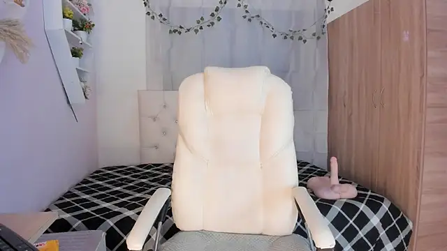 Snapshot of Emma_lorense22 chatting on November 2025 07:28:01 PM Emma lorense22 online show from November 2025 07:28:01 PM