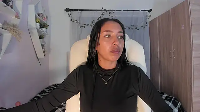 Snapshot of Emma_lorense22 chatting on November 2025 07:07:01 PM Emma lorense22 online show from November 2025 07:07:01 PM