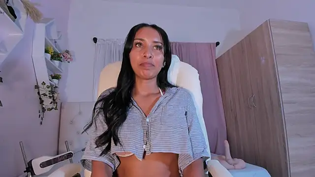 Snapshot of Emma_lorense22 chatting on October 2025 07:23:01 PM Emma lorense22 online show from October 2025 07:23:01 PM