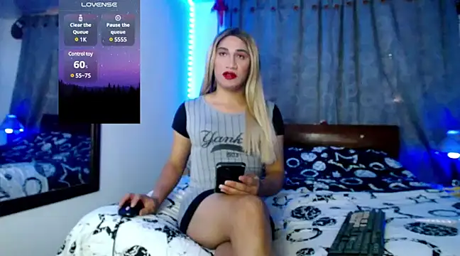 Snapshot of Sharon_Emperatriz chatting on March 2025 07:37:01 PM Sharon Emperatriz online show from March 2025 07:37:01 PM
