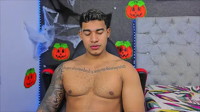 luigi hot  online show from October 2025 06:20:01 PM