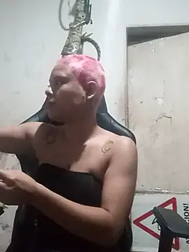 LA SRA M  online show from February 2025 10:09:02 PM