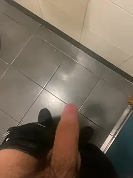 Snapshot of mikekmi21 chatting on March 2025 10:06:02 PM mikekmi21 online show from March 2025 10:06:02 PM