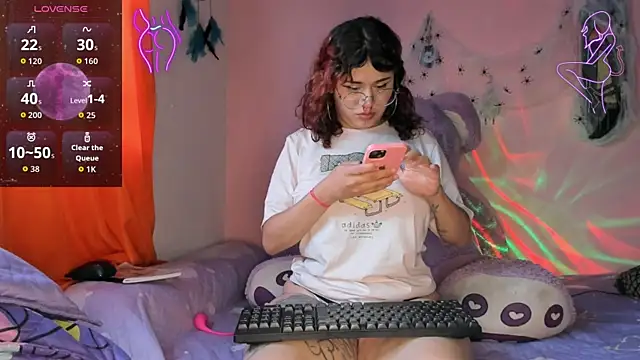 Snapshot of Maddy_Jhonsson chatting on October 2025 10:22:02 PM Maddy Jhonsson online show from October 2025 10:22:02 PM