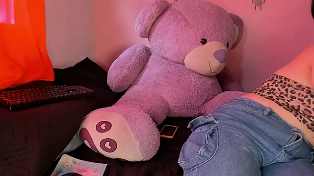 Maddy Jhonsson online show from March 2026 05:07:01 PM