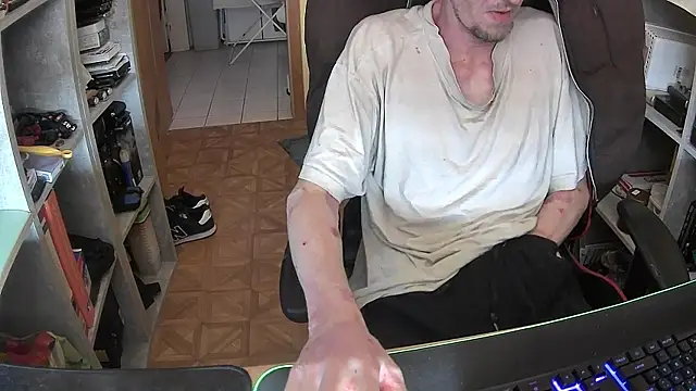 DerGeileLoveboy online show from June 2026 11:04:02 AM
