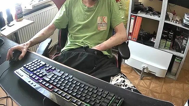DerGeileLoveboy online show from May 2026 01:32:02 PM