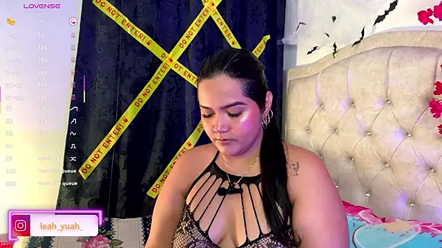 Leah yuah  online show from October 2025 04:38:01 AM