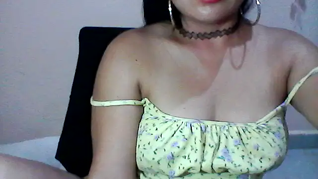 Snapshot of shashel5 chatting on June 2026 06:29:02 AM shashel5 online show from June 2026 06:29:02 AM