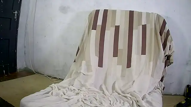 Snapshot of justyou2025 chatting on October 2025 09:04:01 PM justyou2025 online show from October 2025 09:04:01 PM