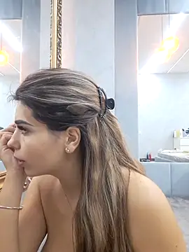 Snapshot of Bella_Posh chatting on November 2025 05:55:02 AM Bella Posh online show from November 2025 05:55:02 AM