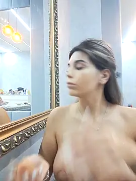 Snapshot of Bella_Posh chatting on November 2025 05:44:02 AM Bella Posh online show from November 2025 05:44:02 AM