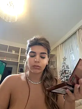 Bella Posh online show from December 2025 06:38:02 AM