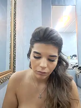 Snapshot of Bella_Posh chatting on November 2025 06:06:02 AM Bella Posh online show from November 2025 06:06:02 AM