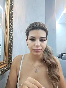 Snapshot of Bella_Posh chatting on November 2025 07:19:01 AM Bella Posh online show from November 2025 07:19:01 AM