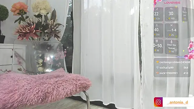 Snapshot of Bella_Posh chatting on November 2025 06:18:02 AM Bella Posh online show from November 2025 06:18:02 AM