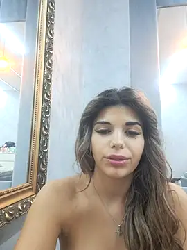 Snapshot of Bella_Posh chatting on October 2025 04:22:01 AM Bella Posh online show from October 2025 04:22:01 AM