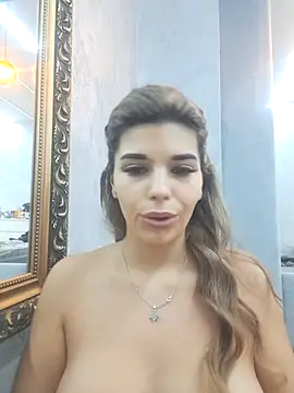 Snapshot of Bella_Posh chatting on November 2025 06:03:02 AM Bella Posh online show from November 2025 06:03:02 AM