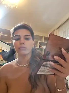 Bella Posh online show from December 2025 07:08:01 AM