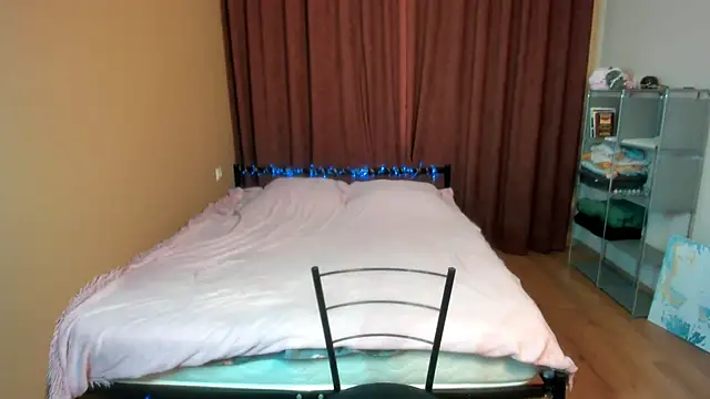 Snapshot of Mystic_Doll chatting on September 2025 11:26:01 PM Mystic Doll online show from September 2025 11:26:01 PM