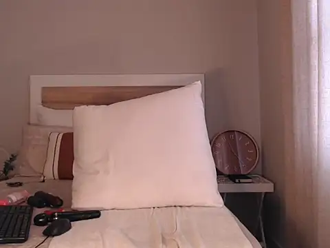 Bee Bella1 online show from November 2025 09:24:02 AM