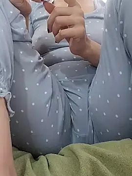 Snapshot of BUSE8821 chatting on December 2025 09:52:01 AM BUSE8821 online show from December 2025 09:52:01 AM