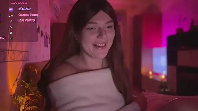 Snapshot of CherryRed_Girl chatting on October 2025 06:29:02 PM CherryRed Girl online show from October 2025 06:29:02 PM