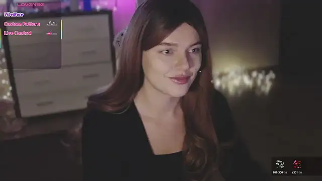 Snapshot of CherryRed_Girl chatting on September 2025 11:01:02 PM CherryRed Girl online show from September 2025 11:01:02 PM