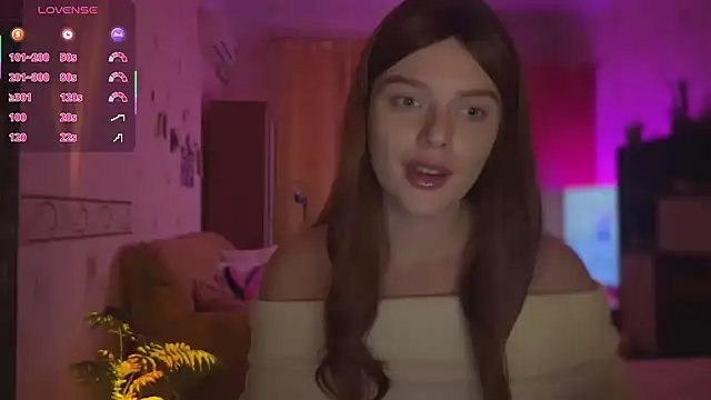 Snapshot of CherryRed_Girl chatting on November 2025 10:24:01 PM CherryRed Girl online show from November 2025 10:24:01 PM