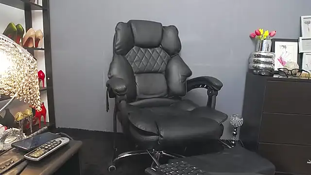 MissVonnTease online show from April 2026 05:08:01 PM