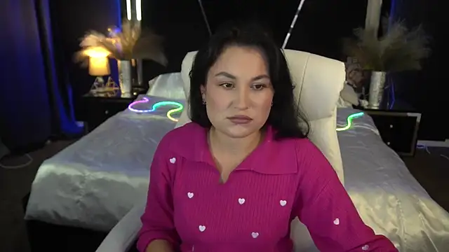 LilyFoxyy online show from November 2025 01:48:01 PM