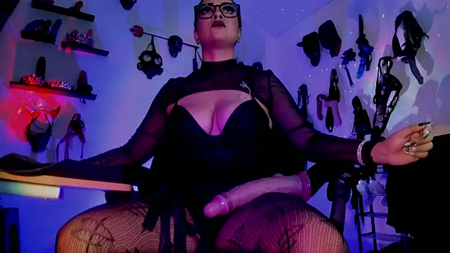 veresskaardila77 online show from December 2025 01:22:02 PM