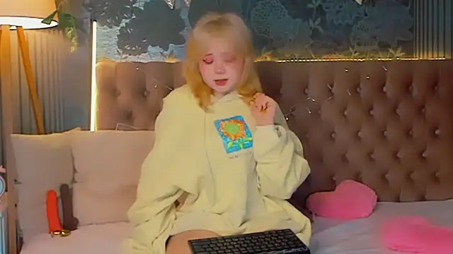 EmilyAngells online show from March 2026 07:05:01 AM