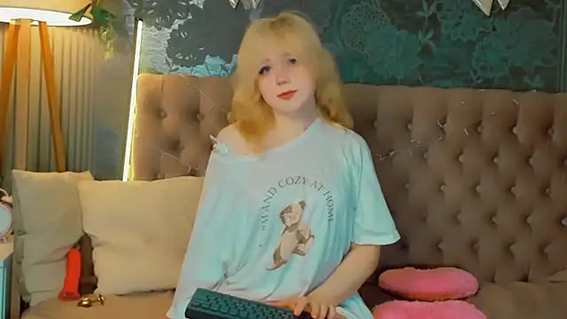 EmilyAngells online show from March 2026 07:01:02 AM