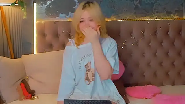 EmilyAngells online show from February 2026 06:47:02 AM