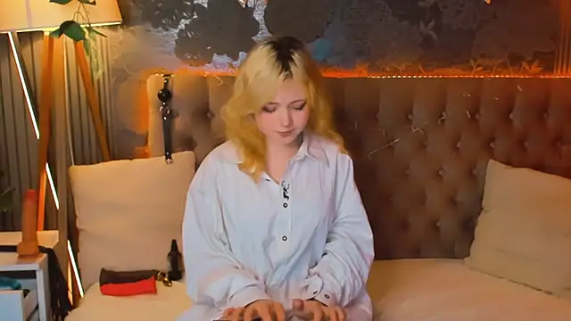 EmilyAngells online show from May 2026 06:06:01 AM