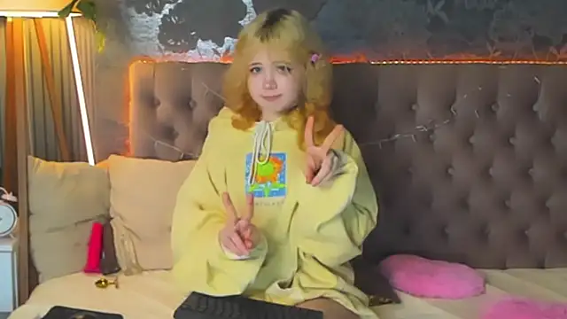 EmilyAngells online show from February 2026 07:18:02 AM