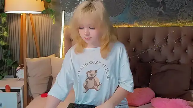 EmilyAngells online show from March 2026 07:09:02 AM