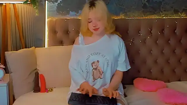 EmilyAngells online show from February 2026 06:58:02 AM