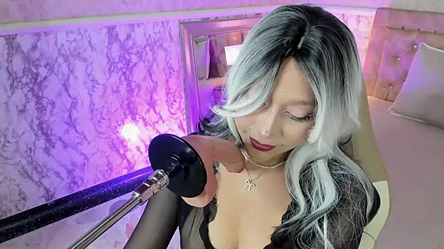 Snapshot of CandyKissx chatting on November 2025 08:24:02 PM CandyKissx online show from November 2025 08:24:02 PM