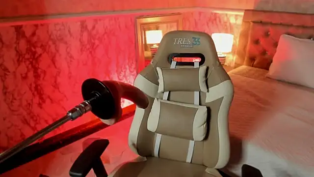 Snapshot of CandyKissx chatting on November 2025 08:08:01 PM CandyKissx online show from November 2025 08:08:01 PM