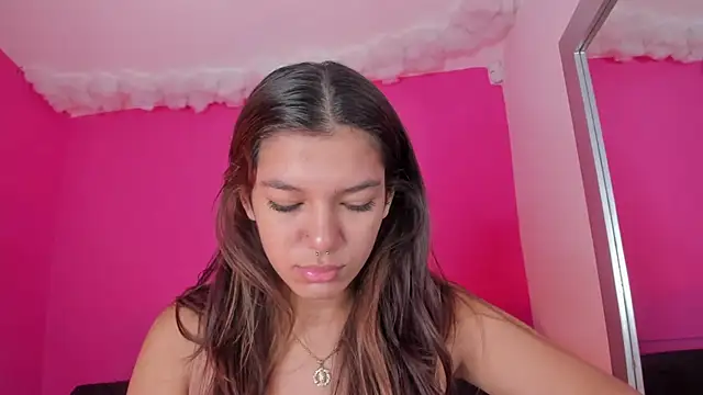 Snapshot of violett_24_ chatting on March 2025 12:09:02 PM violett 24 online show from March 2025 12:09:02 PM