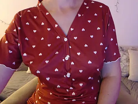 Snapshot of YourfantasyGiuly chatting on June 2026 07:19:01 AM YourfantasyGiuly online show from June 2026 07:19:01 AM