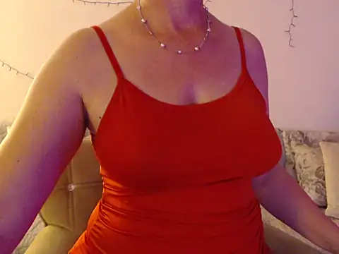 Snapshot of YourfantasyGiuly chatting on June 2026 07:25:02 PM YourfantasyGiuly online show from June 2026 07:25:02 PM