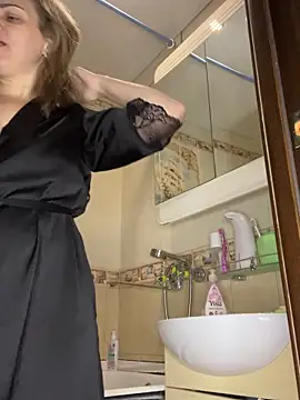 Snapshot of Lusi_Luxary chatting on November 2025 05:51:02 AM Lusi Luxary online show from November 2025 05:51:02 AM